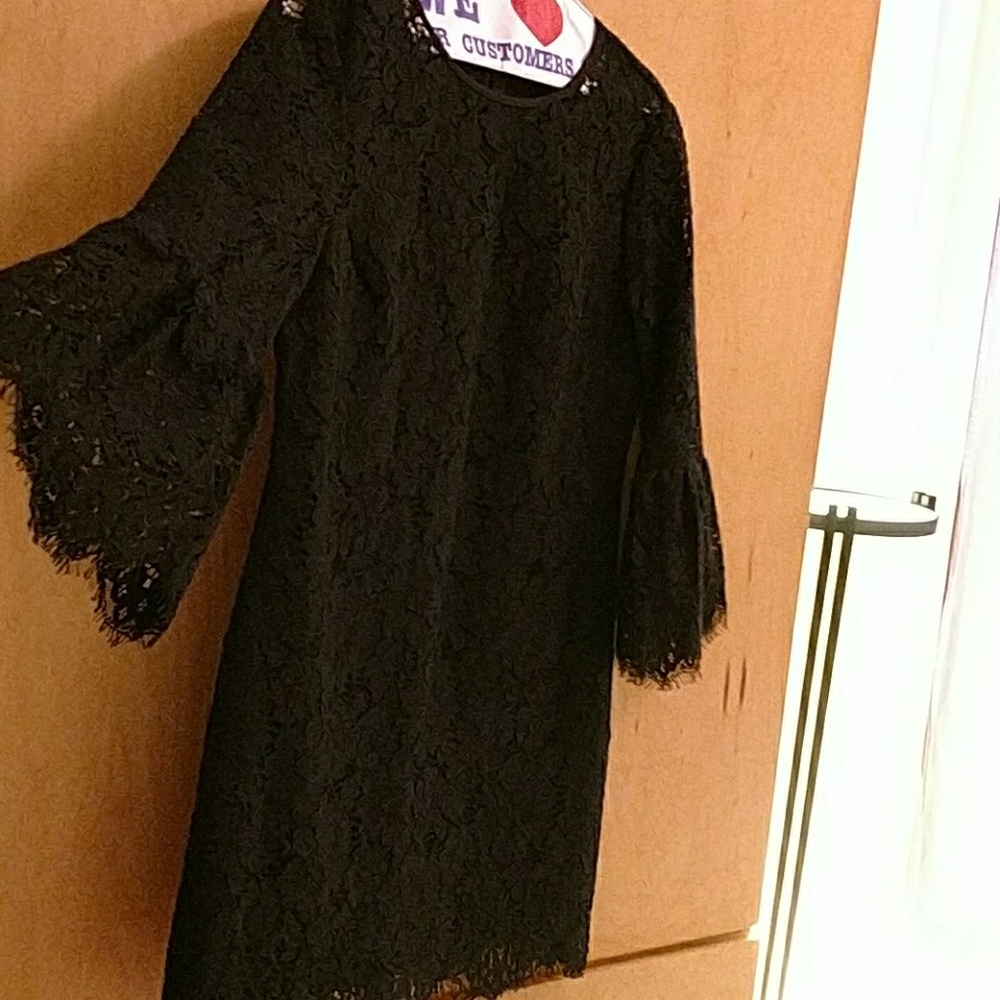 Lace bell sleeved BR size 6P